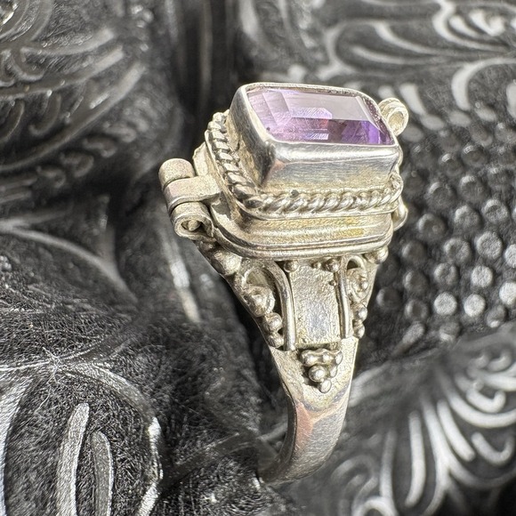 Sterling Silver Stamped 925 Amethyst Gem Stone Hinge Lock Size 8 Poison Ring - Picture 5 of 13
